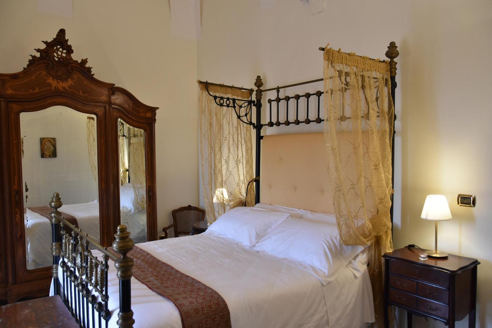 La Regina Historic House Apartment มาเตรา ภายนอก รูปภาพ